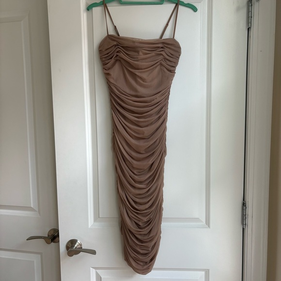 Aritzia Babaton Luxor Dress - Picture 5 of 9